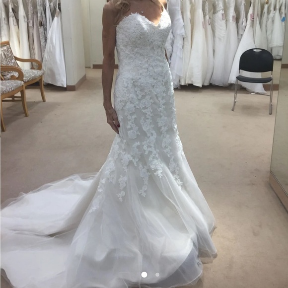 Demetrios Wedding dress cb 7674 size 2, altered to fit dress size 2 - Picture 12 of 12